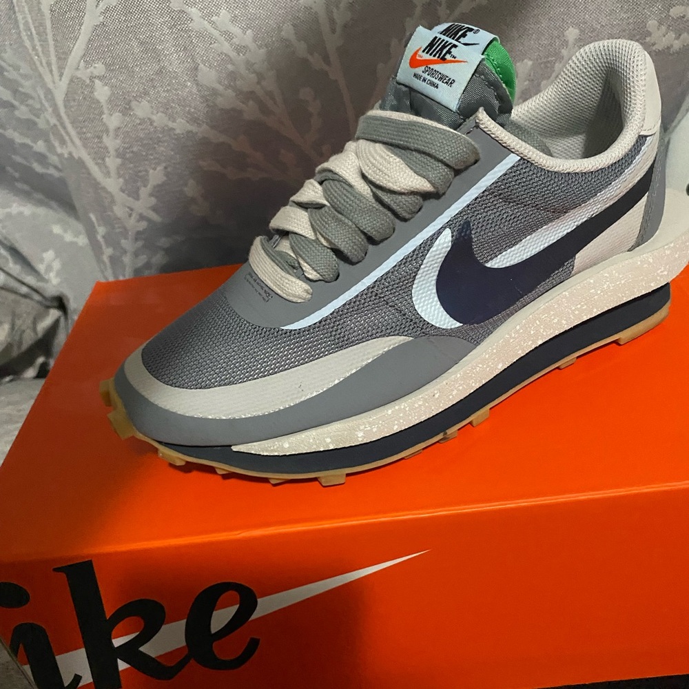 Nike LDWaffles Cool grey & Gris Frias Size 5